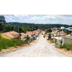 A pavimentação de ruas no Conjunto Francisco Gorski está em fase de conclusão com a colocação da camada de CBUQ